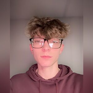 Meet your Posher, Dominic